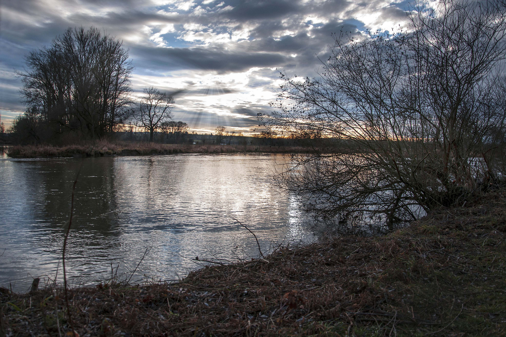 Dämmerung an der Donau