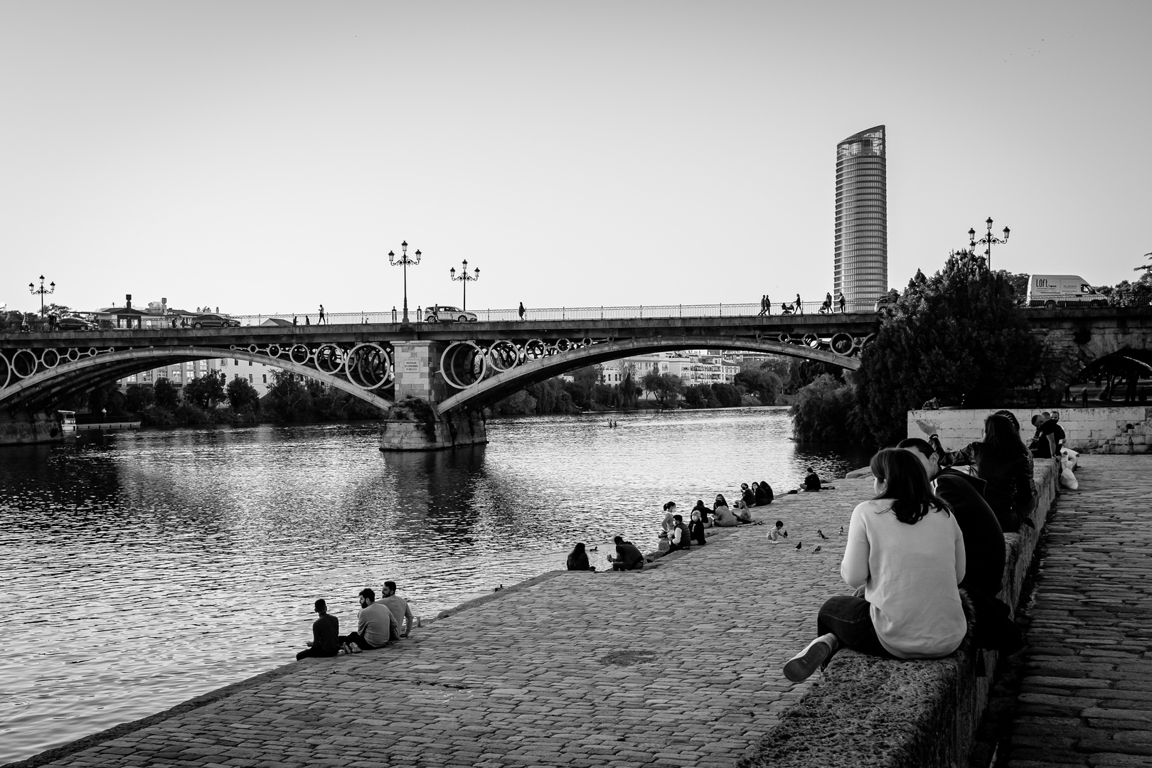 Dämmerung an der Puente de Triana I