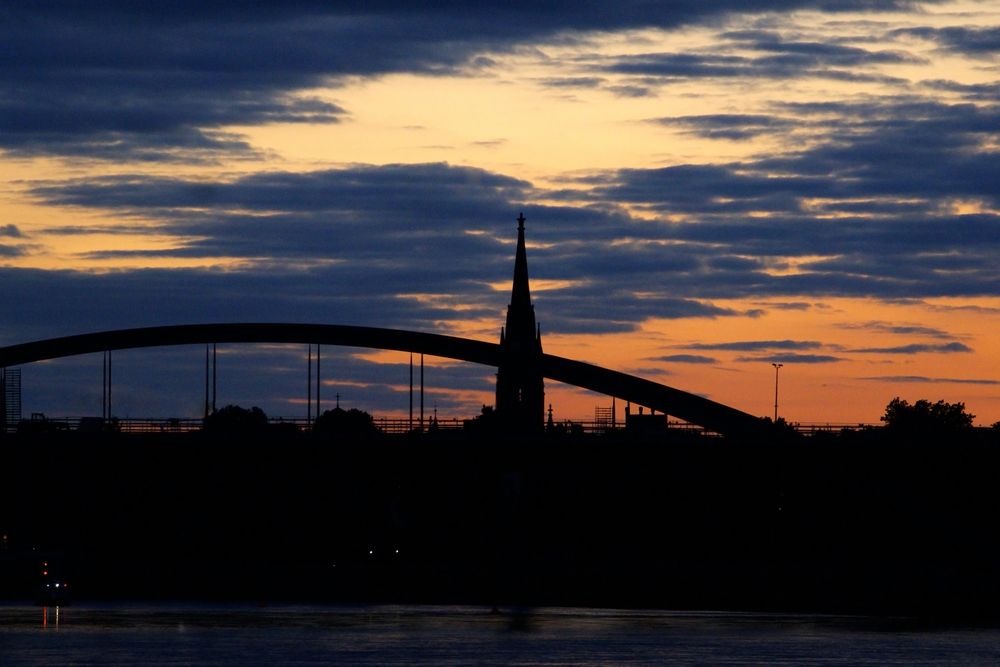 Dämmerung an der Waldschlösschenbrücke