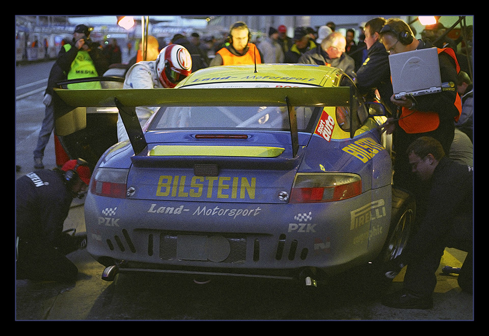 Dämmerung bei Land Motorsport