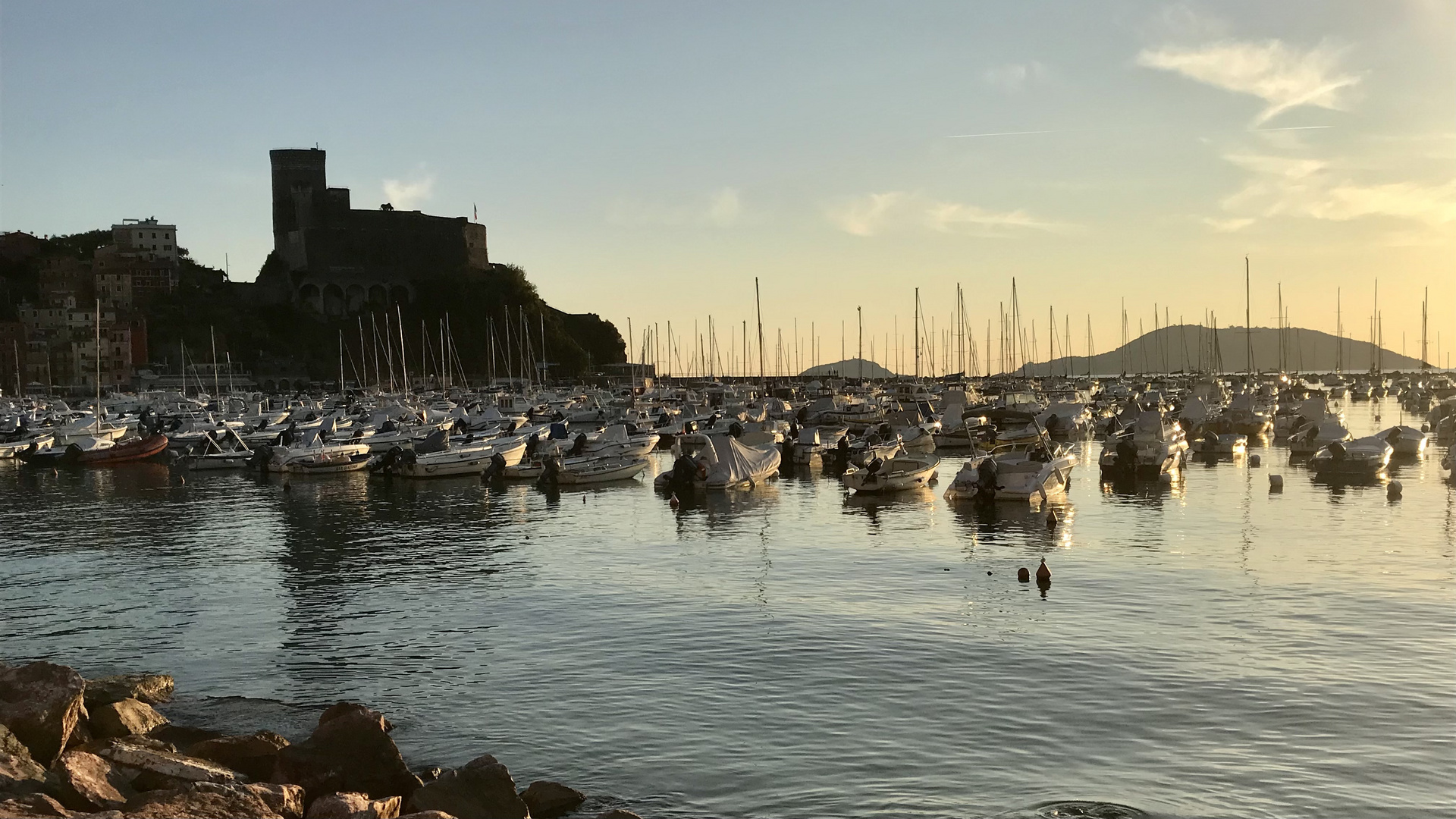 Dämmerung im Hafen