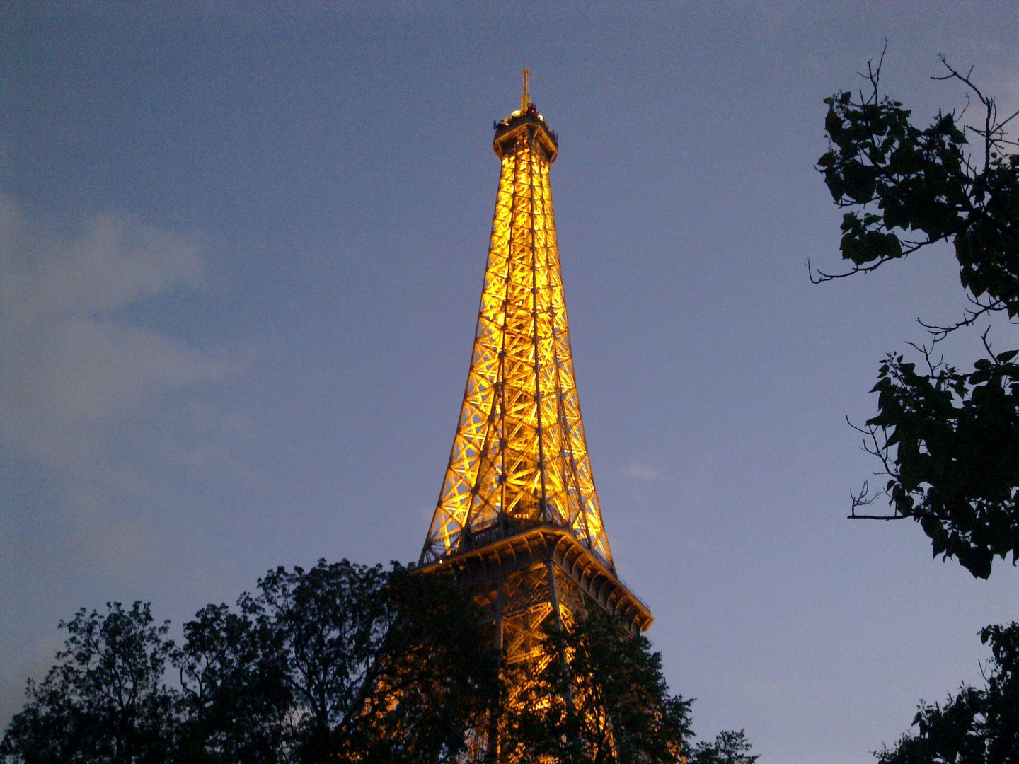 Dämmerung in Paris