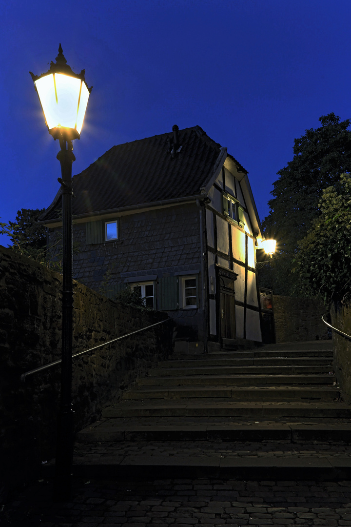 Dämmerung über dem Hattinger Zollhaus