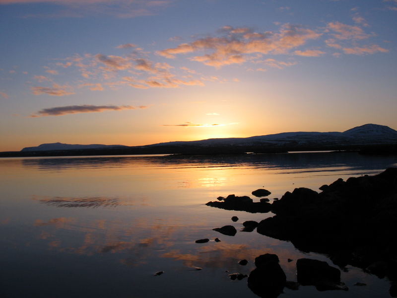 Dämmerung über dem Þinvallavatn