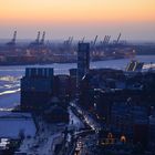 Dämmerung über Großer Elbstraße und Hafen