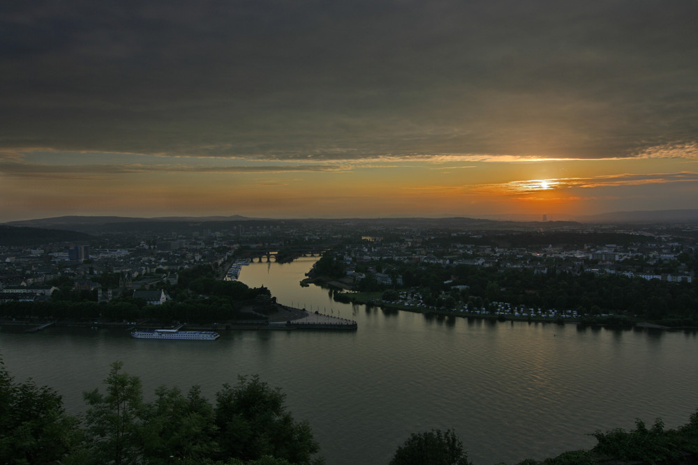 Dämmerung über Koblenz
