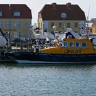 Dänisches Lotsenboot im Hafen von Thyborøn (Midtjylland, DK) ...