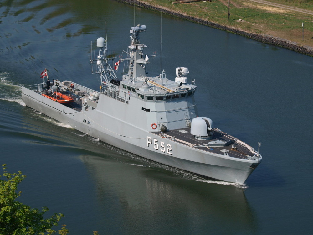 Dänisches Schnellboot P 552 HAVKATTEN auf dem Nord-Ostsee-Kanal
