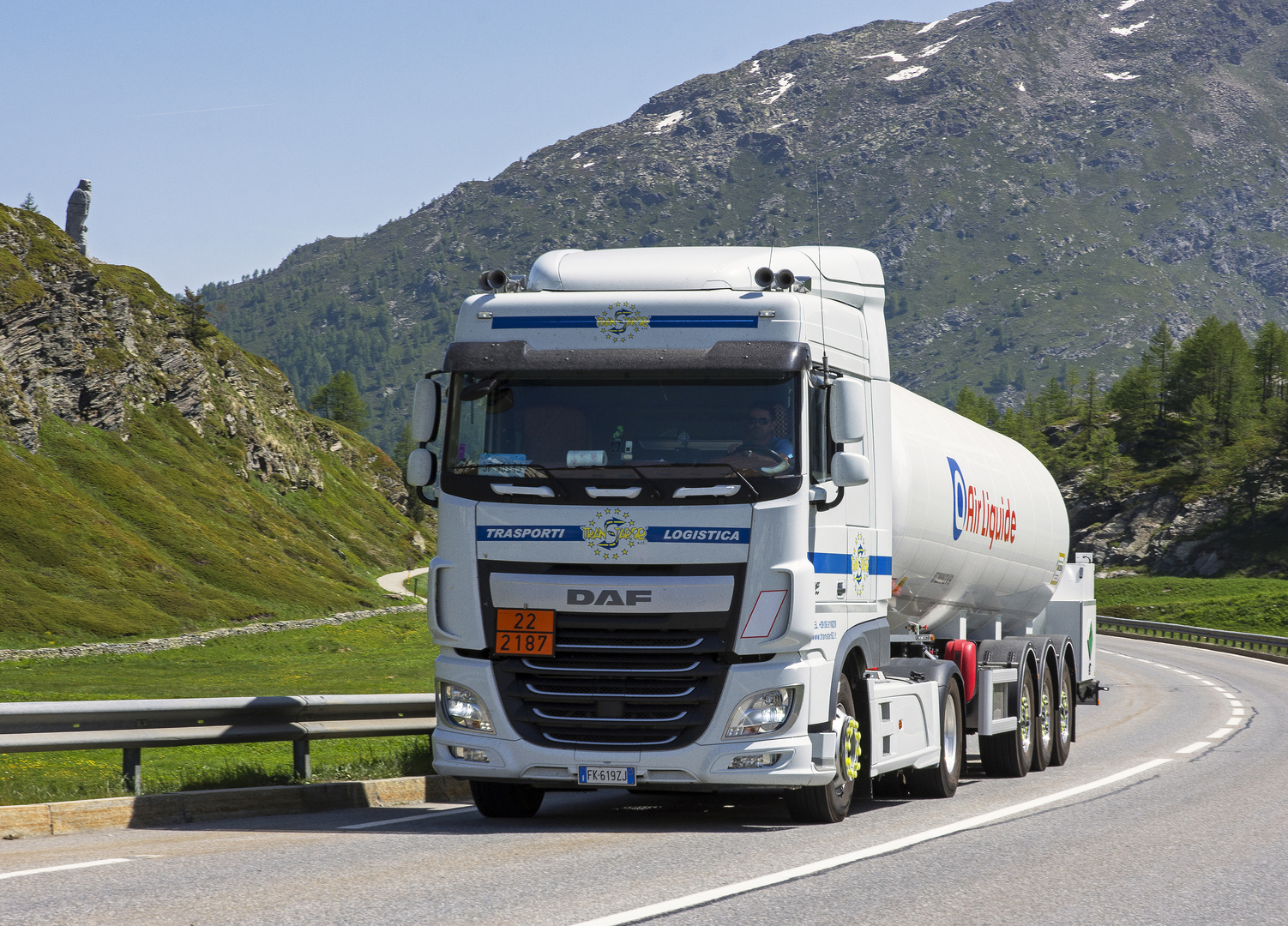 DAF LKW auf dem Simplonpass