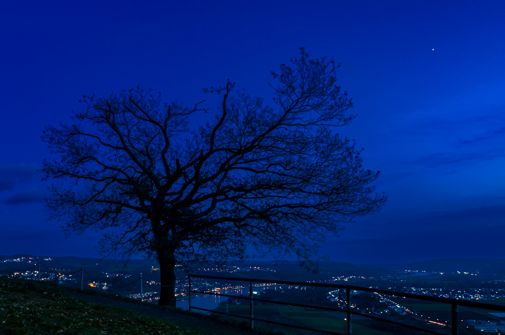 Dagmar's View - Blaue Stunde auf der Erpeler Ley 