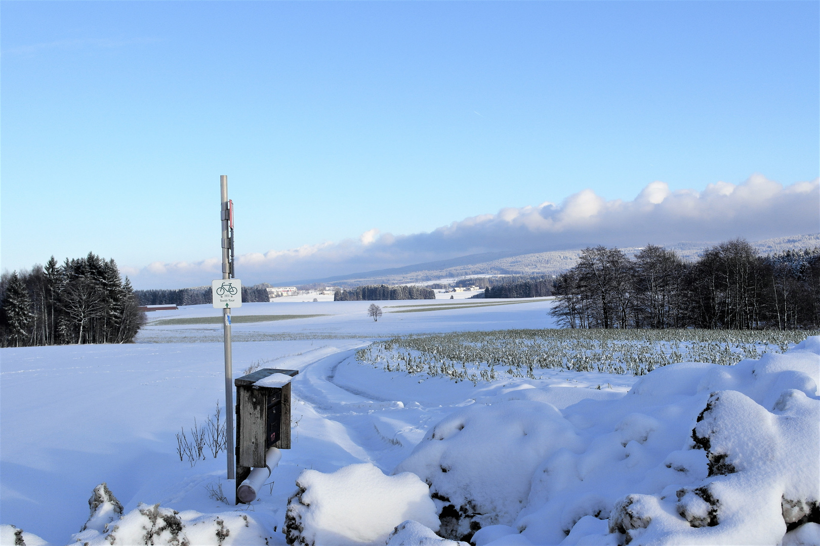 Dahinter gehts weiter auf dem Wasserscheideweg 18.12.17