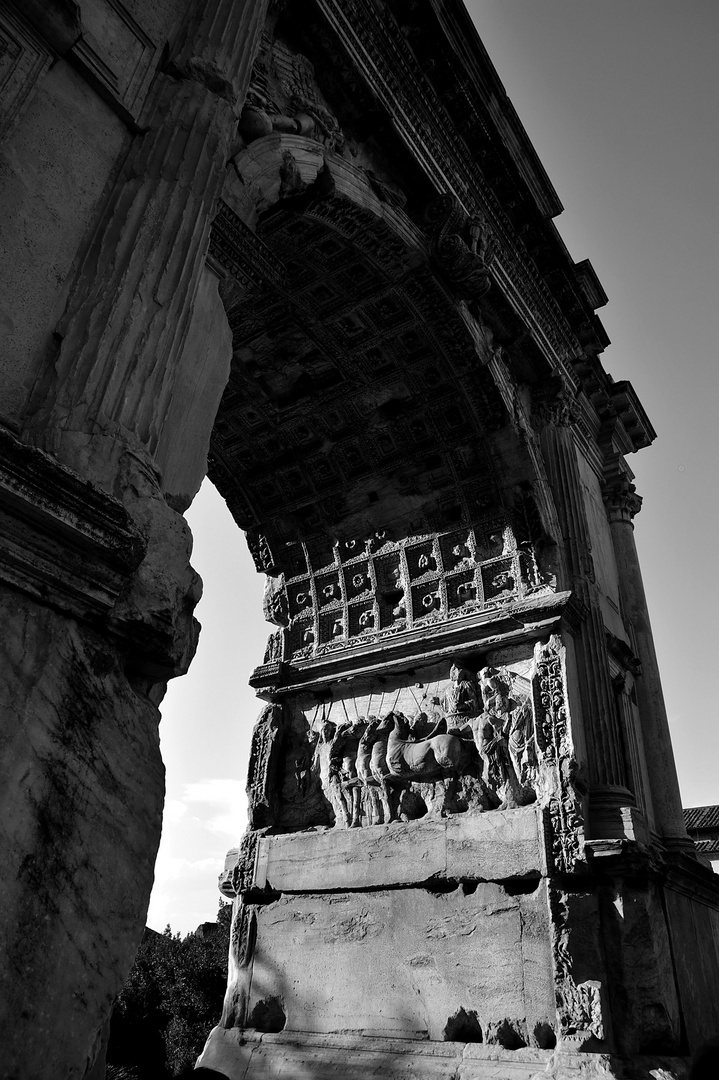 Dai Fori Imperiali ..l'Arco di Tito