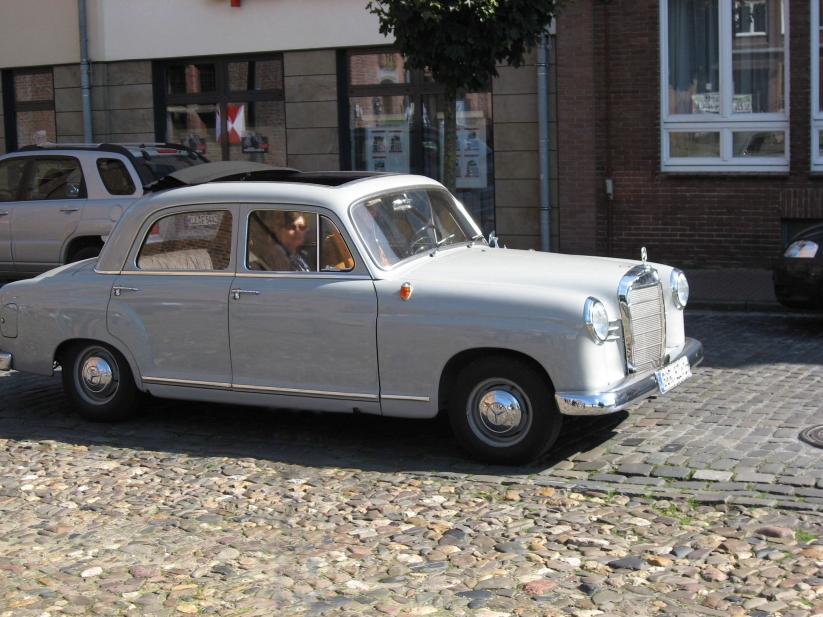 Daimler-Benz 180