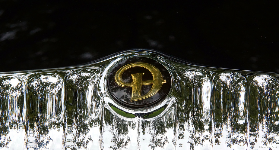 Daimler Kühlergrill im Detail