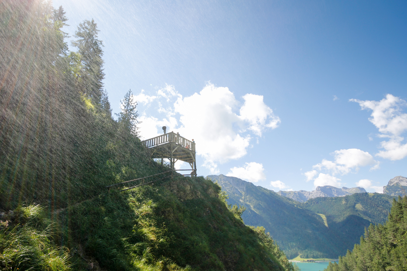 Dalfazer Wasserfall Gischt im Sonnenlicht