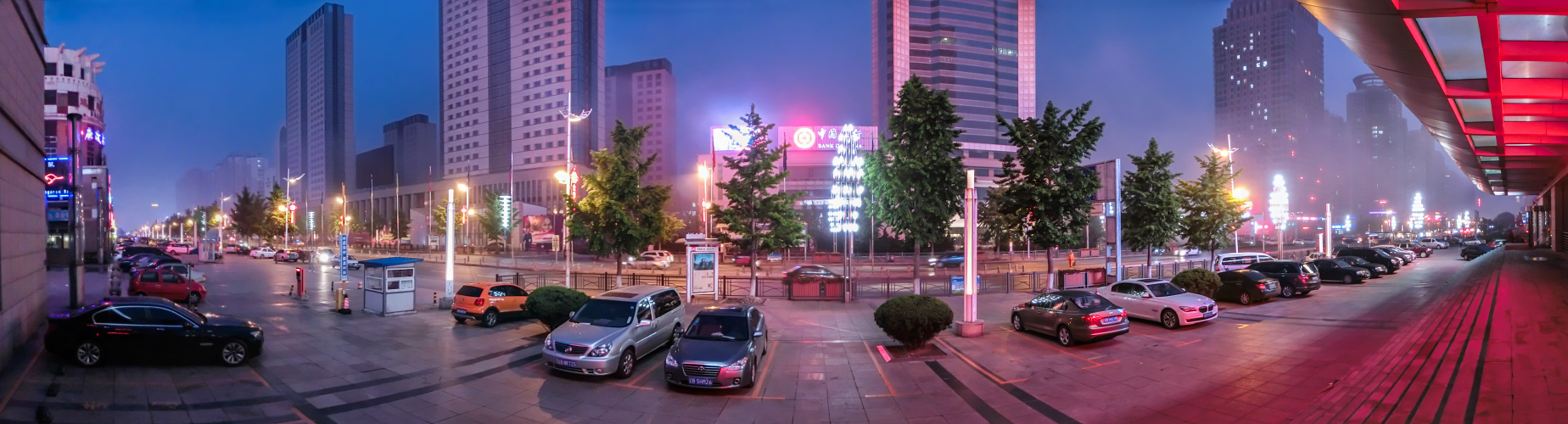 Dalian - Strasse bei Nacht