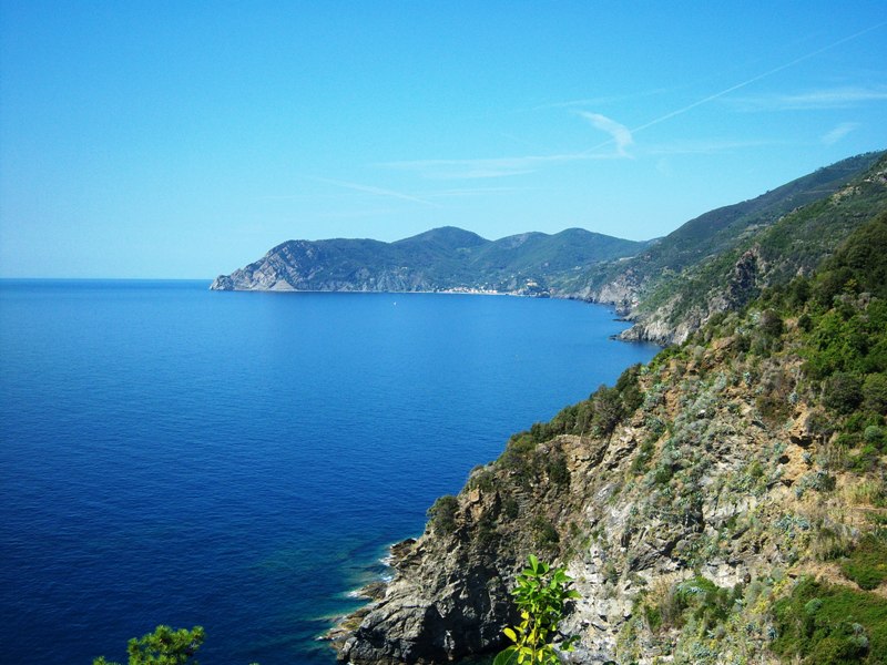 DALLA CIMA DEL MONTE IL MARE E' BLU