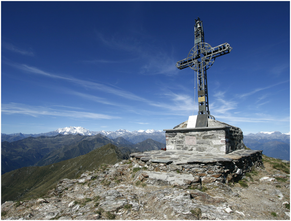 Dalla vetta del Monte Massone