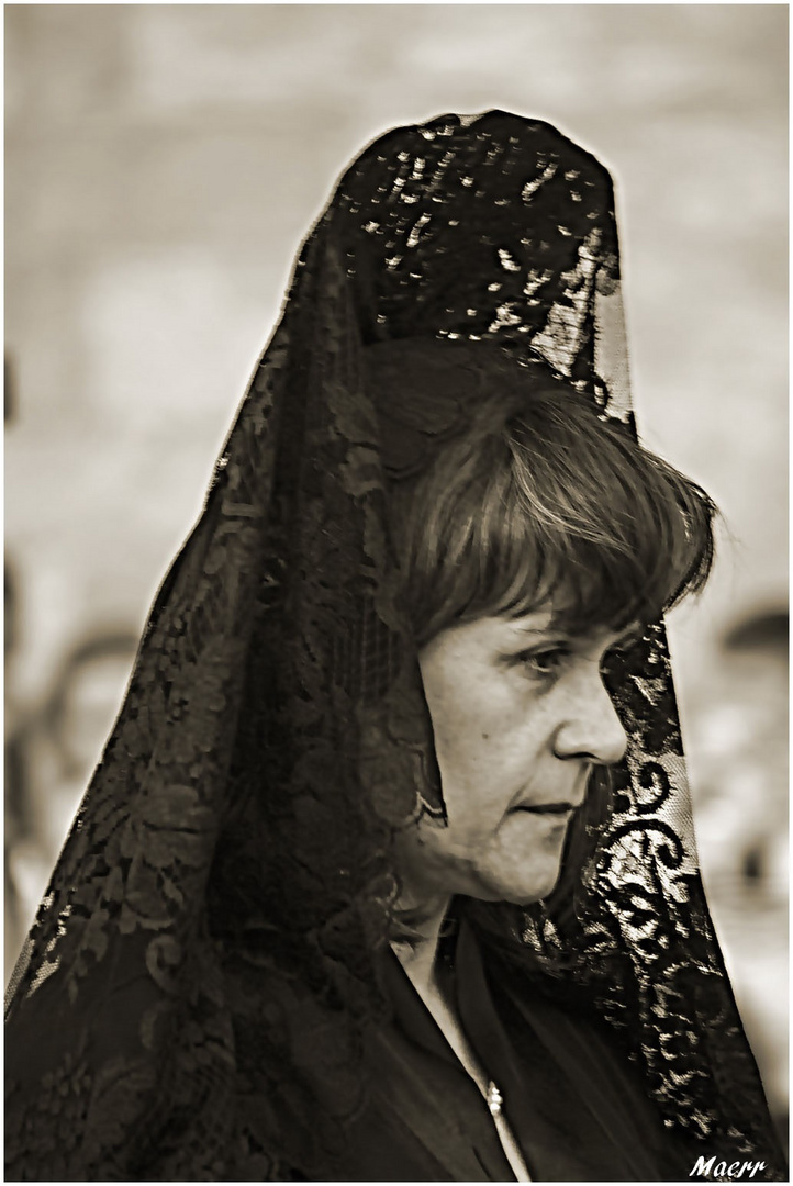 Dama con mantilla española