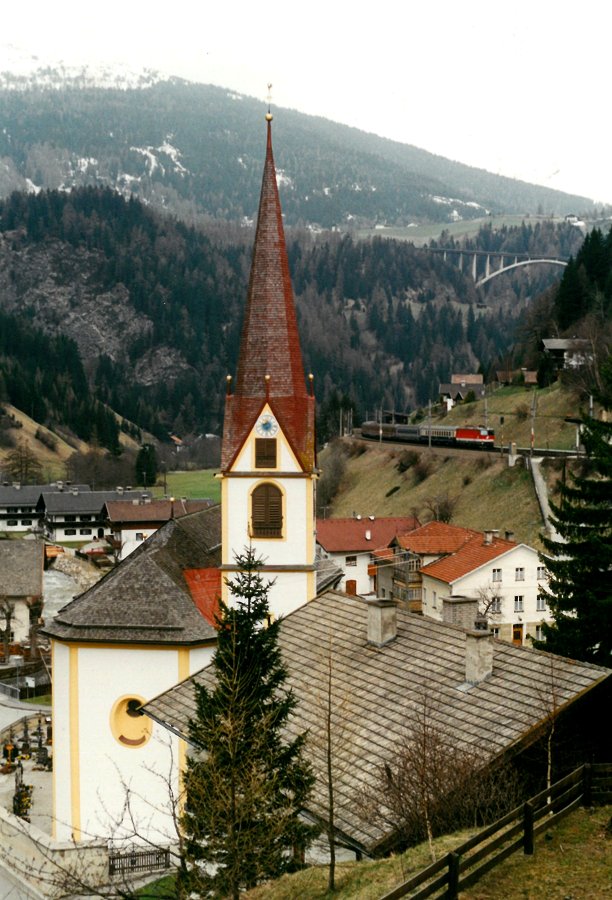 Damals konnte man Kirchen im Dorf lassen