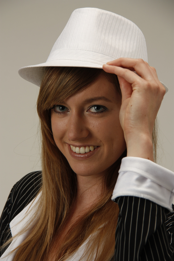 Dame mit Hut Foto & Bild portrait, portrait frauen, studio Bilder auf