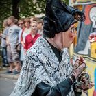 Dame mit Stola und ergrautem Vollbart ...beim KdK 2012