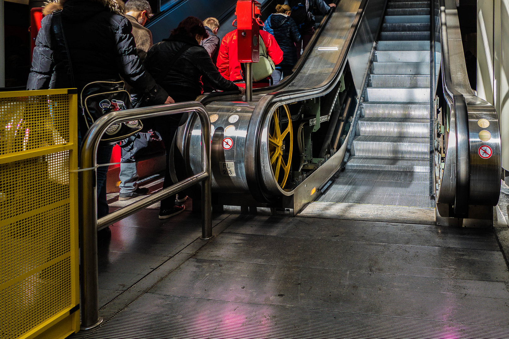 damit niemand denkt in wien fahren wir die rolltreppen wie ein cabrio :)