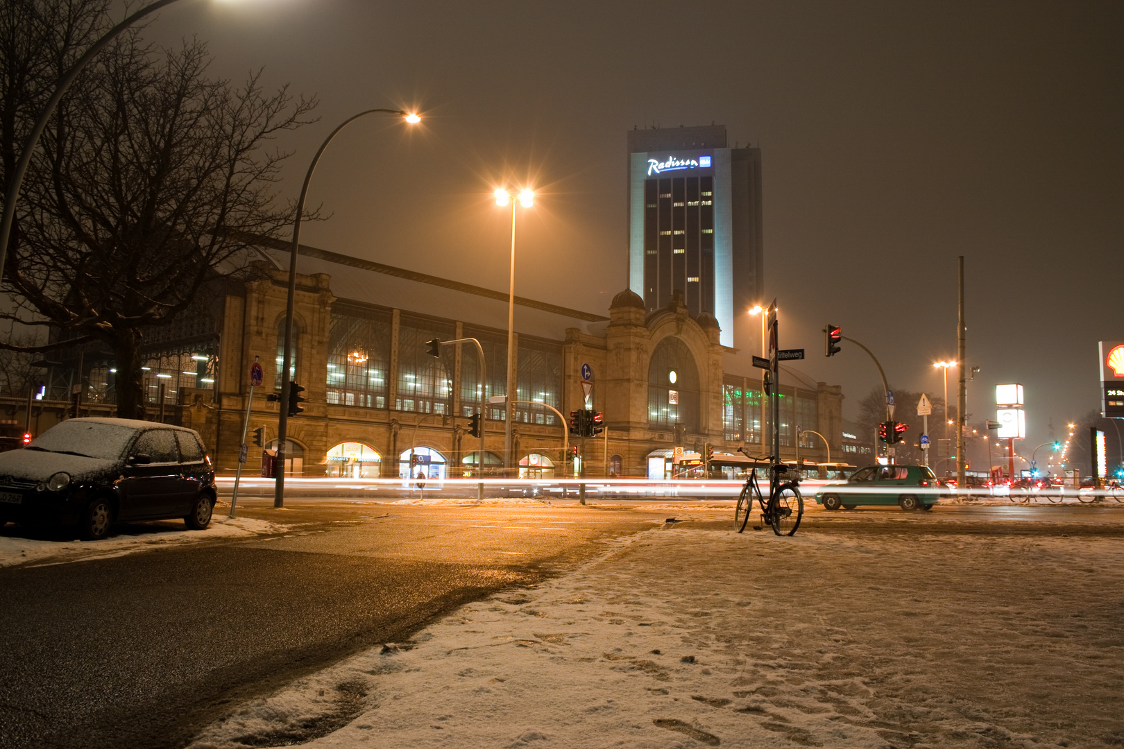 Dammtorbahnhof und Radisson