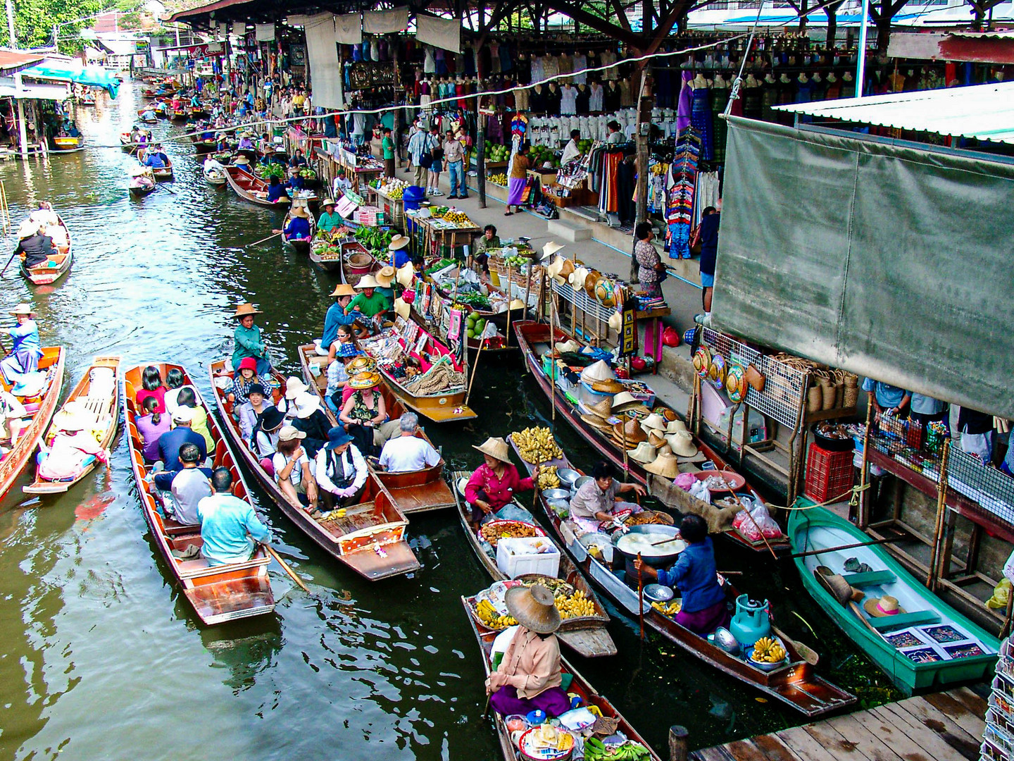 Damnoen Saduak Floating Market