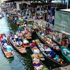 Damnoen Saduak Floating Market