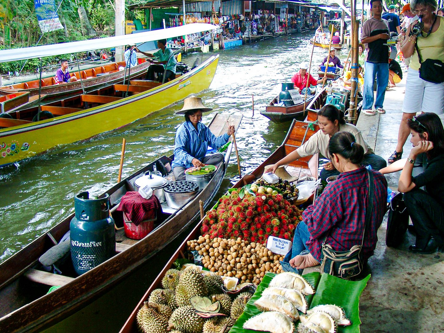 Damnoen Saduak Floating Market