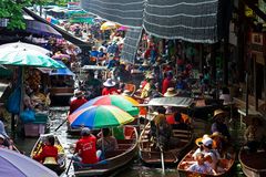 Damnoen Saduak Markt bei Bangkok, Thailand