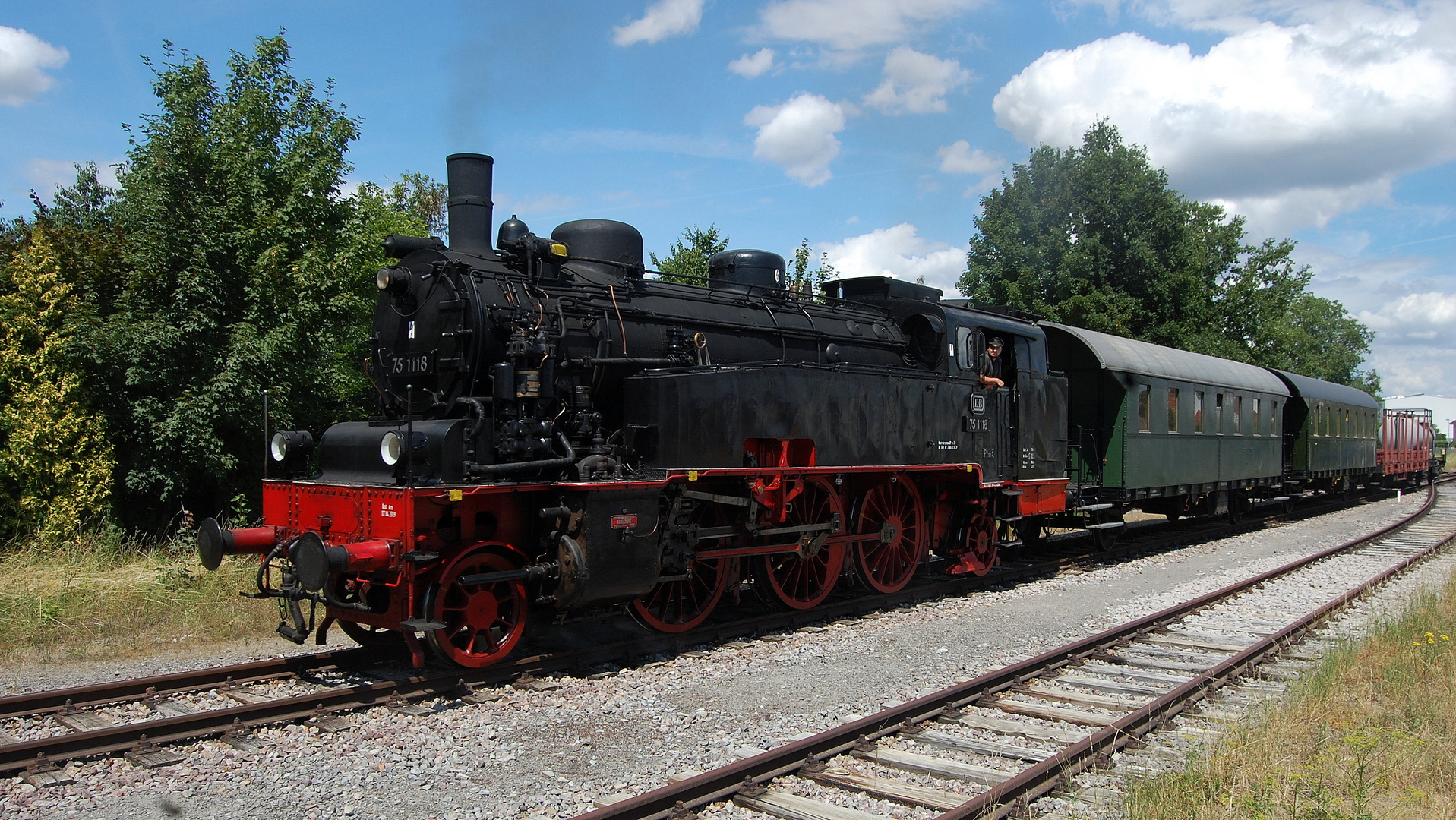 Dampf auf der Krebsbachtalbahn bei Siegelsbach 25.7.2020