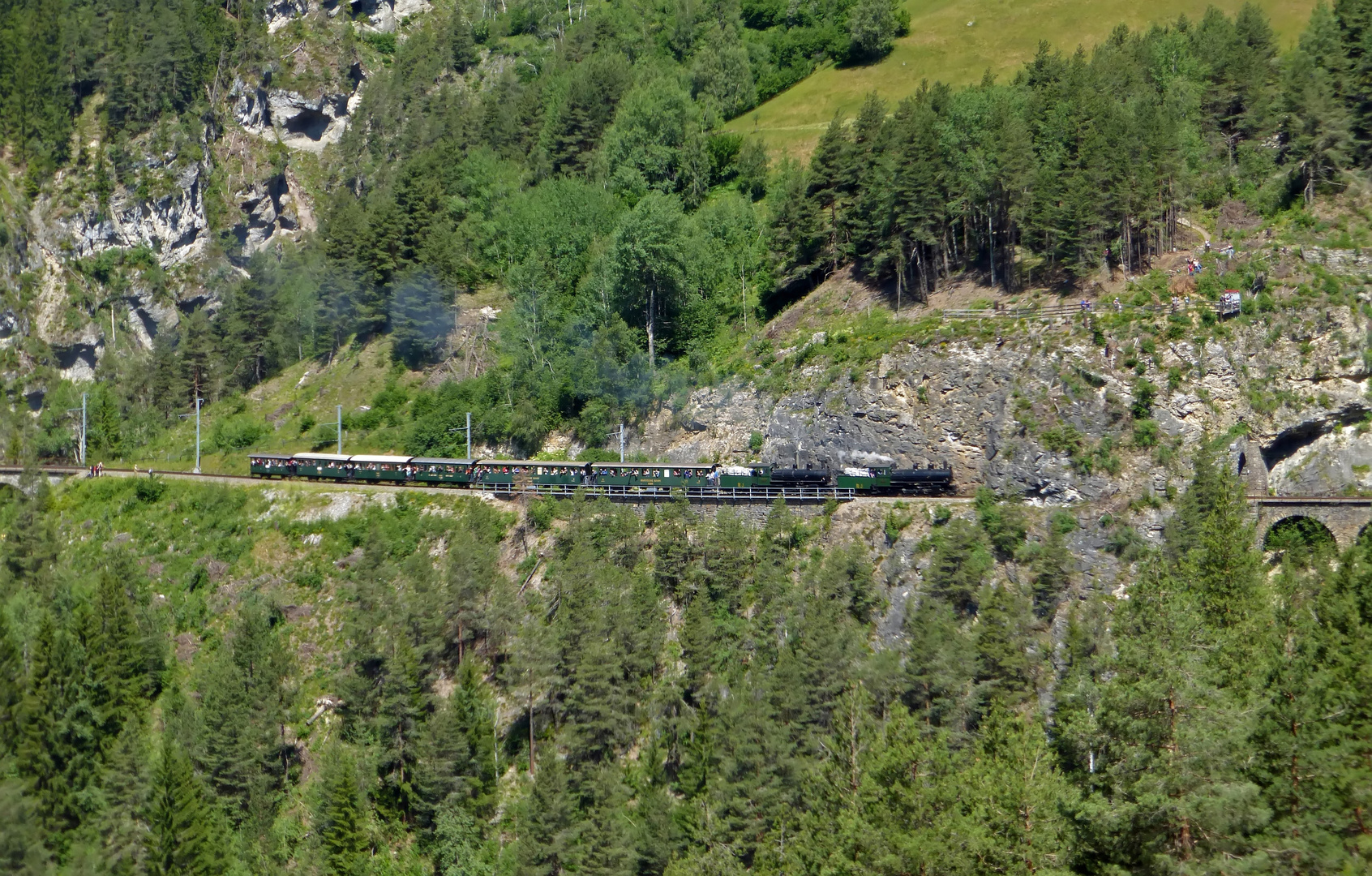 Dampf-Doppeltraktion Albula kurz vor dem Zalaint-Tunnel