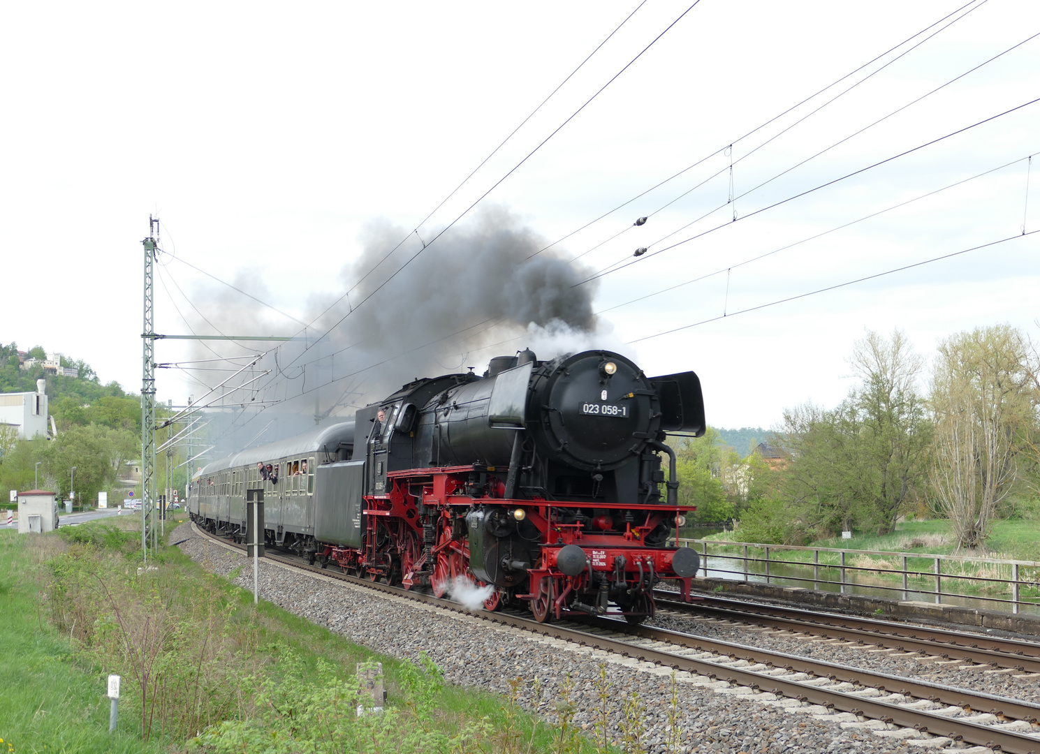 Dampf entlang der Saale in Bad Kösen 