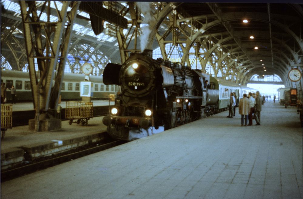 Dampf zum Messesonderverkehr in Leipzig Hbf