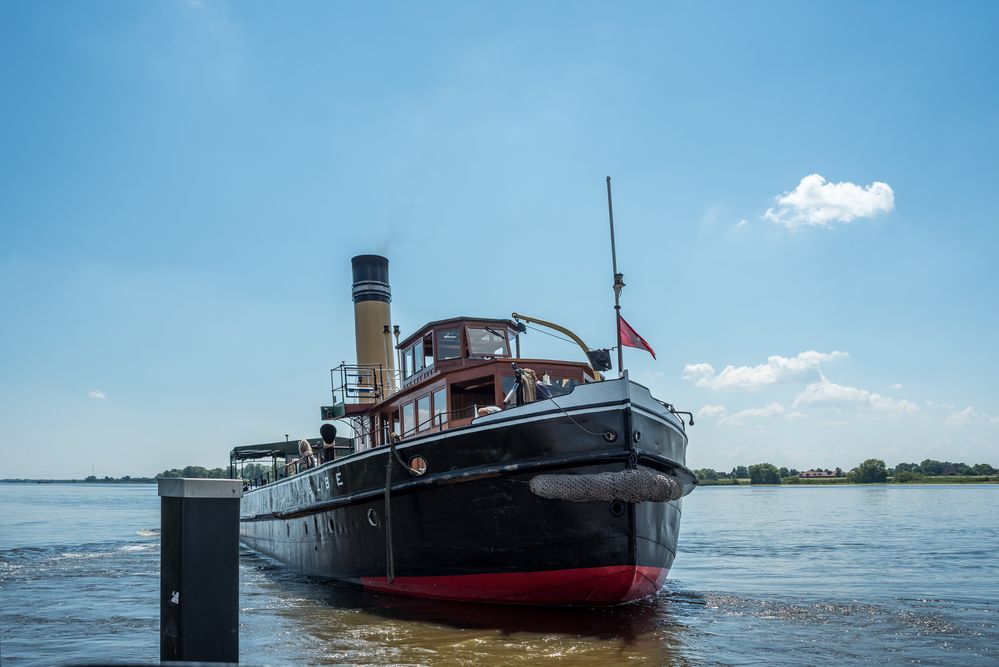 Dampfeisbrecher Elbe