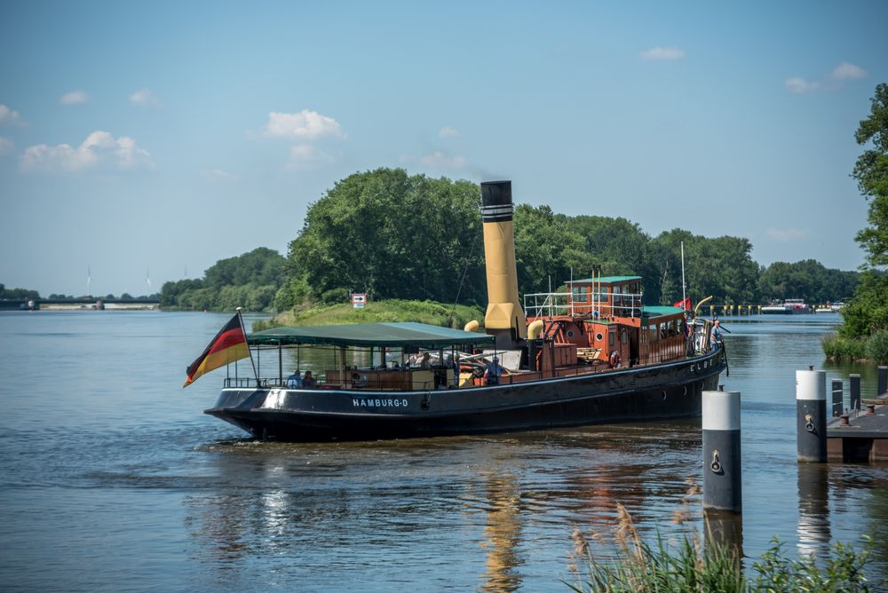 Dampfeisbrecher ELBE