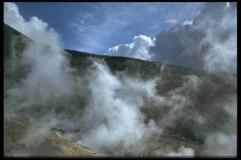 Dampfende Berge