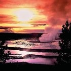 Dampfender Geysir