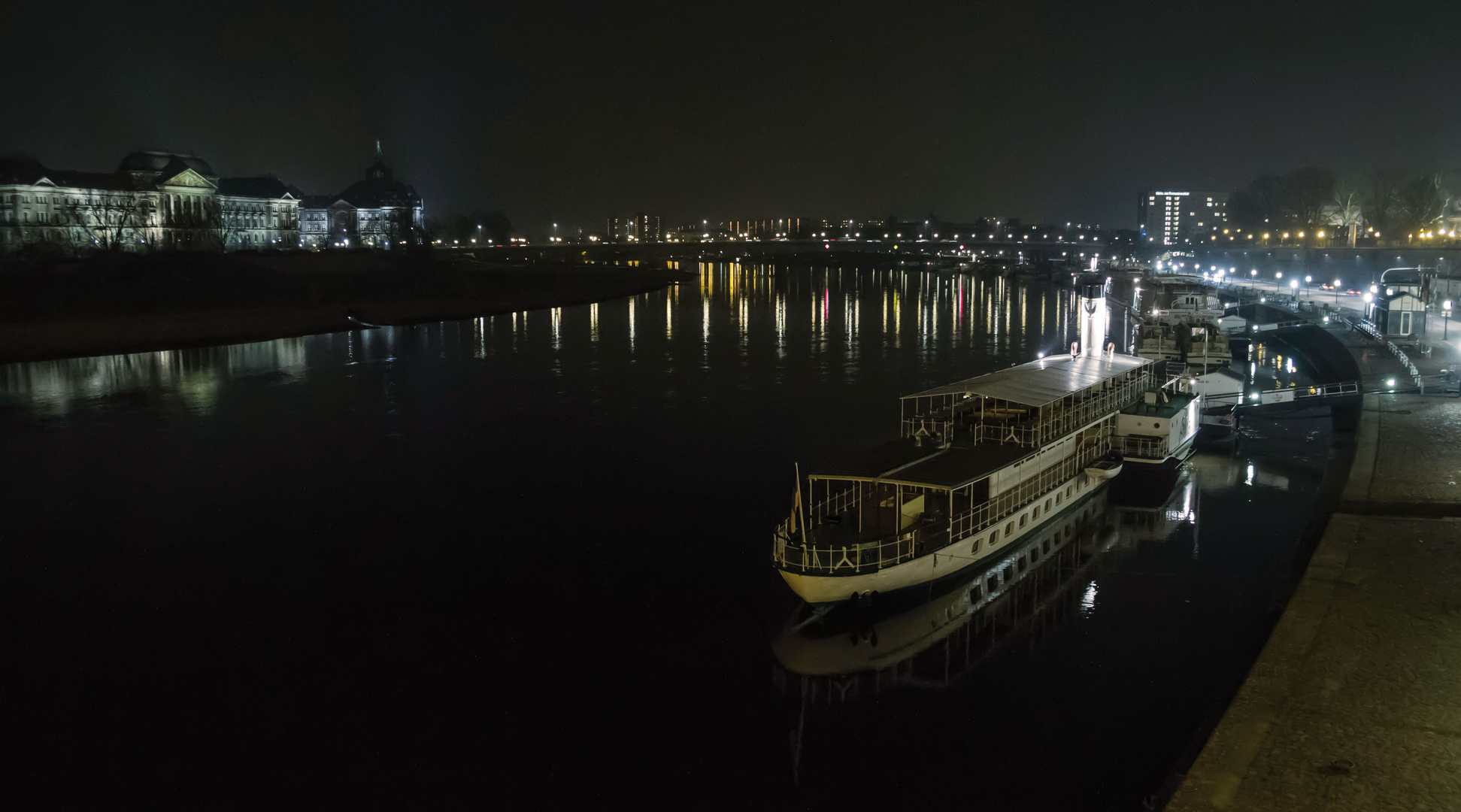 Dampfer "Leipzig" vor Anker