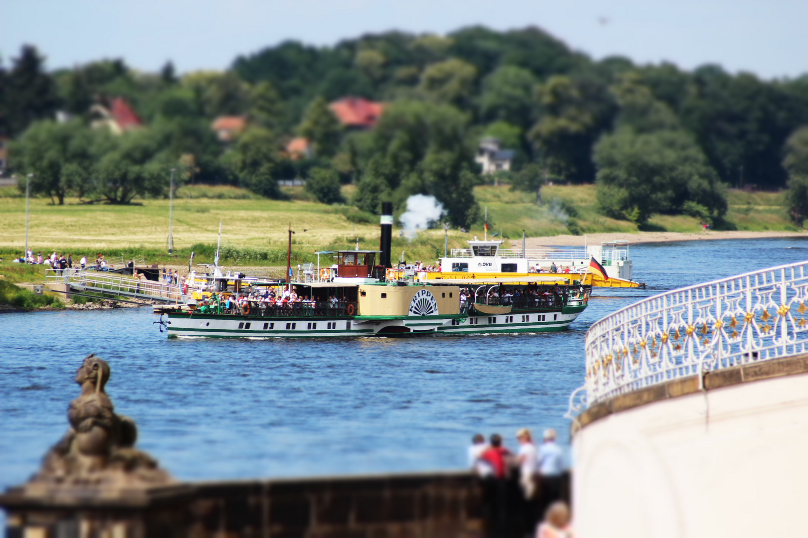 Dampferschiff Anlegestelle Pillnitz