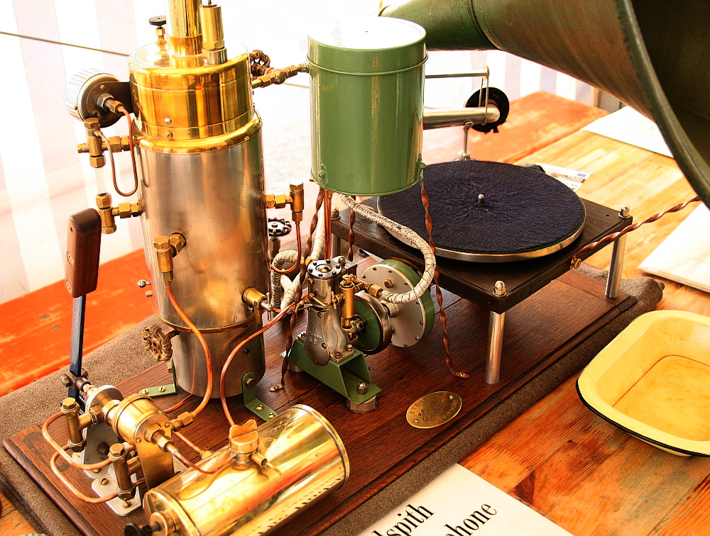 Dampfgrammophon, Details