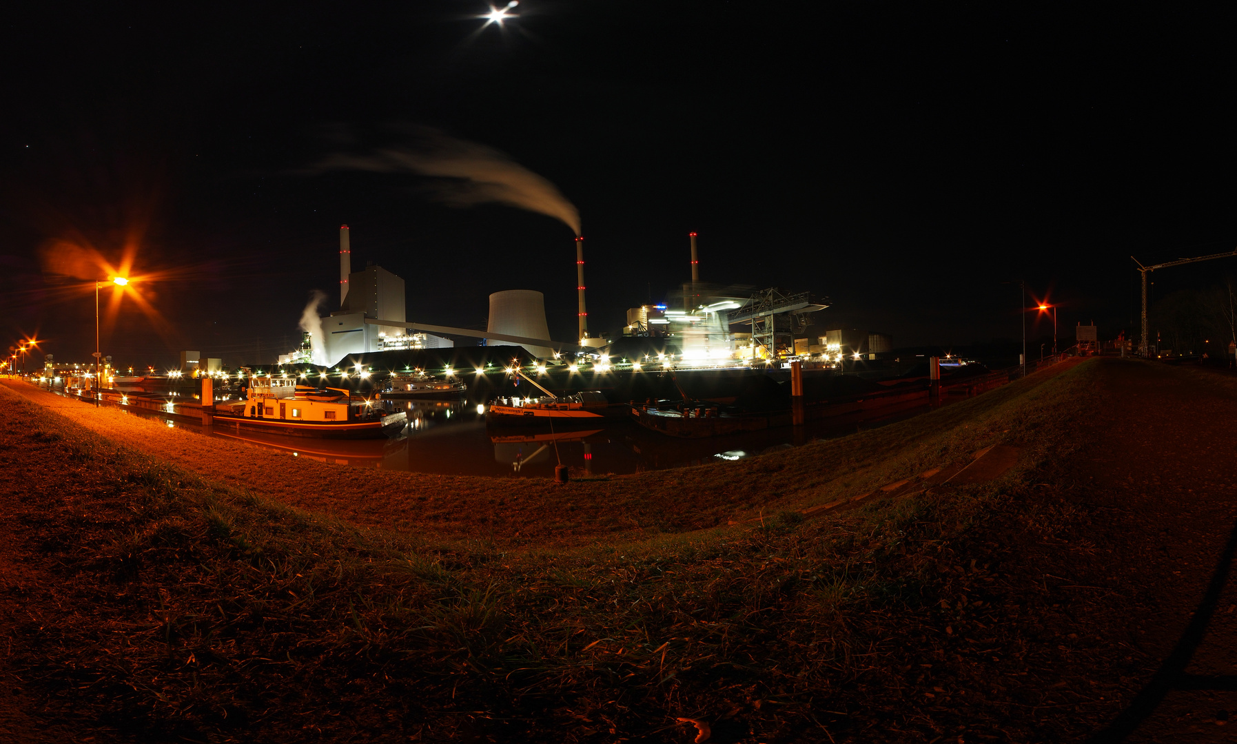 Dampfkraftwerk am Rheinhafen Karlsruhe