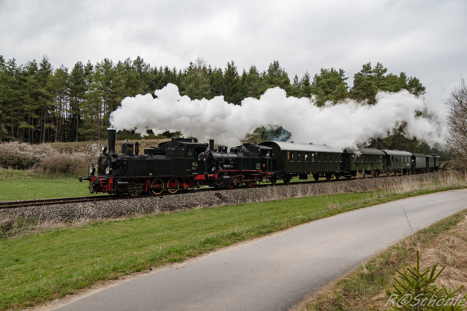 Dampflok T3 930 und Lok 20 auf Sonderfahrt