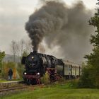 Dampflokeinfahrt am Bahnsteig