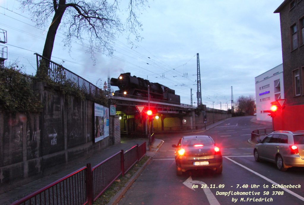 Dampflokomotive 50 3708 in Schönebeck - Ob die Brücke hält?