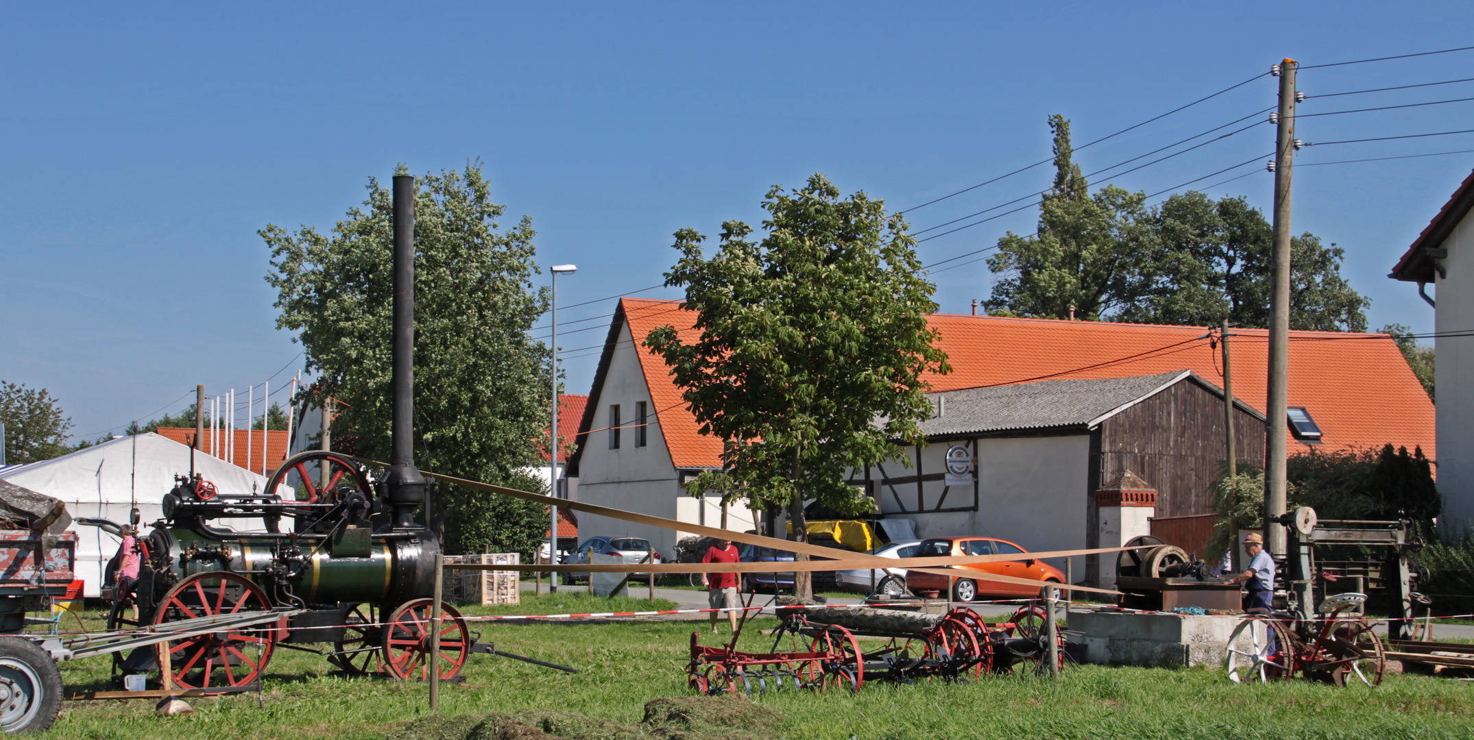 Dampfmaschine treibt Sägegatter an