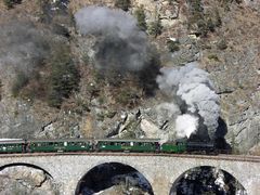 Dampfromantik auf dem Landwasserviadukt (gezoomt)