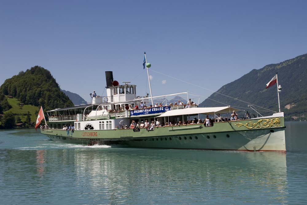 Dampfschiff Lötschberg am Brienzer See